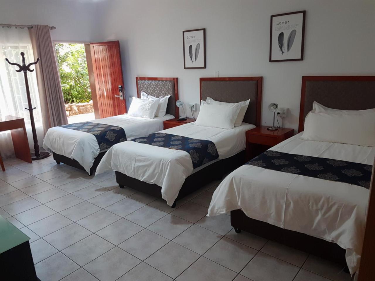 Hotel Pension Steiner Windhoek Luaran gambar
