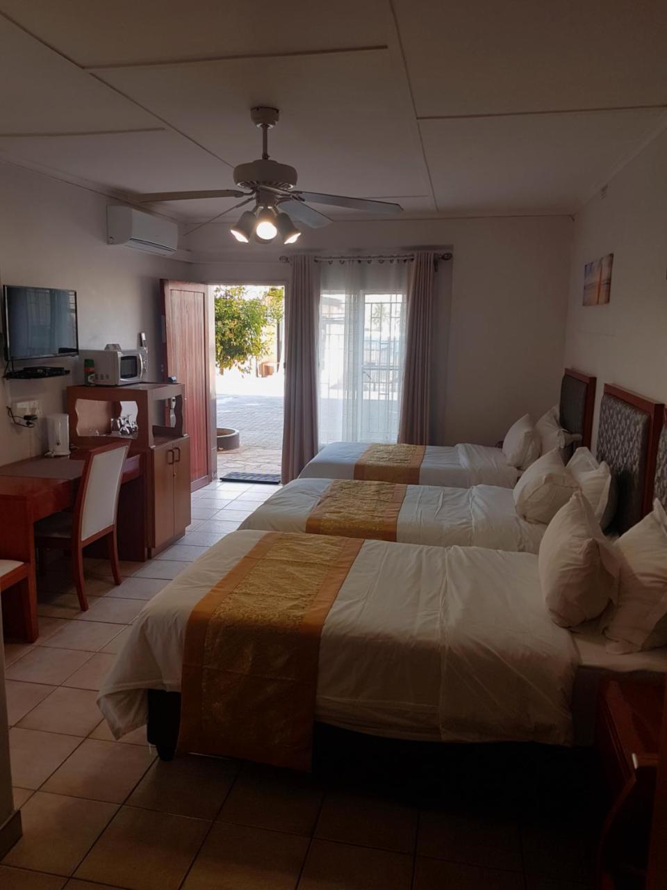 Hotel Pension Steiner Windhoek Luaran gambar