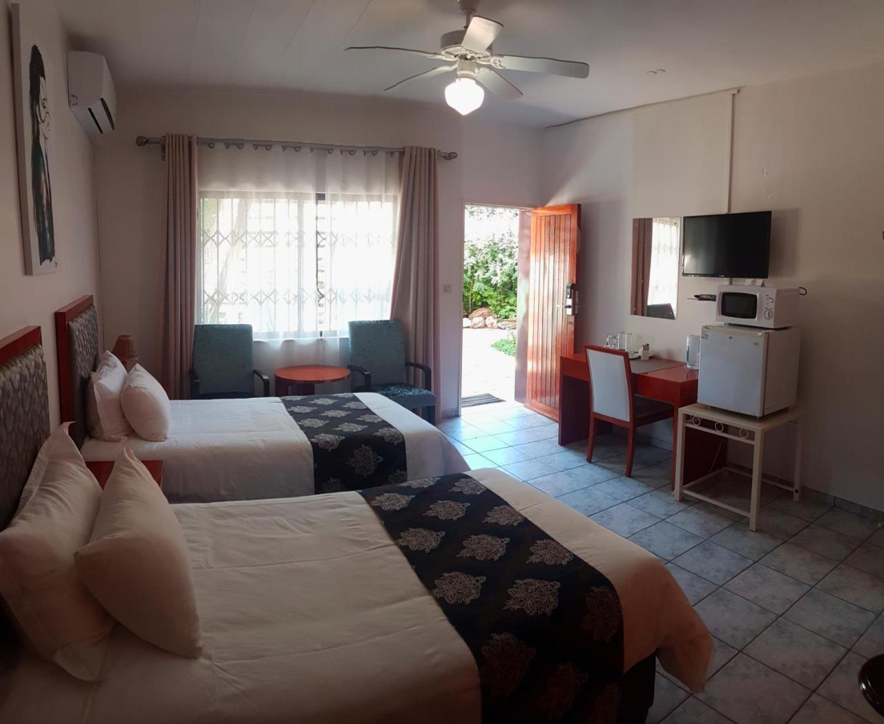 Hotel Pension Steiner Windhoek Luaran gambar