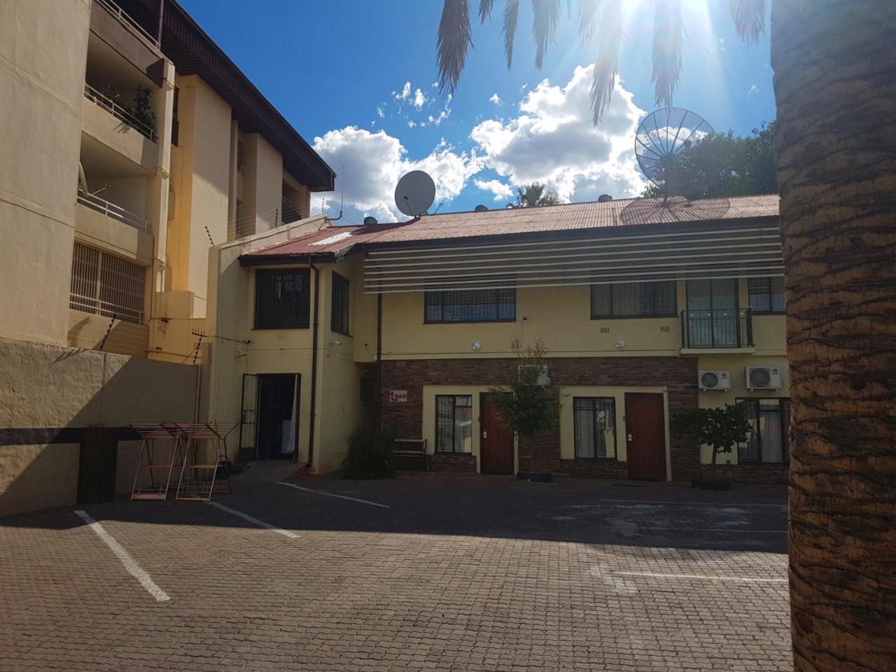 Hotel Pension Steiner Windhoek Luaran gambar