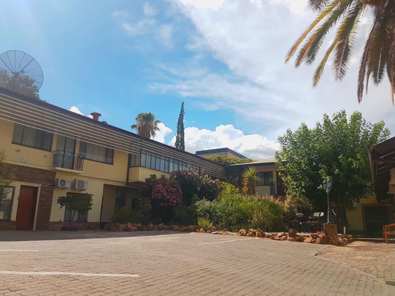 Hotel Pension Steiner Windhoek Luaran gambar